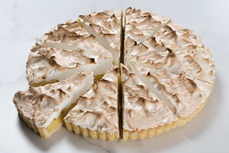 Торт Лимонный с меренгой