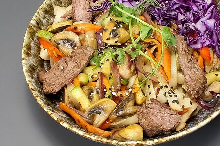 Пшеничная лапша с говядиной