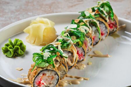 Темпурный ролл с креветкой