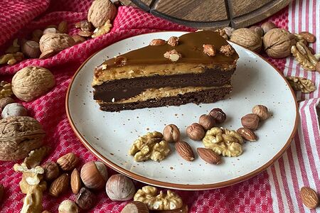 Торт Карамельно-ореховый