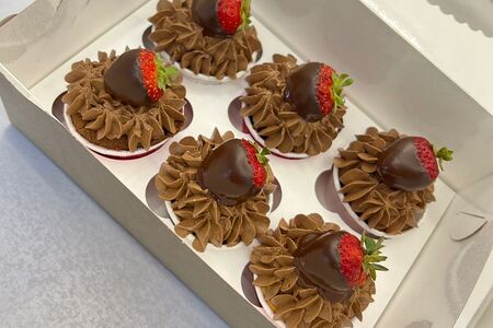 Капкейк Клубника в шоколаде