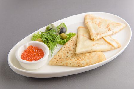 Блинчики с красной икрой