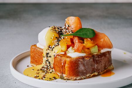 Бриошь с лососем