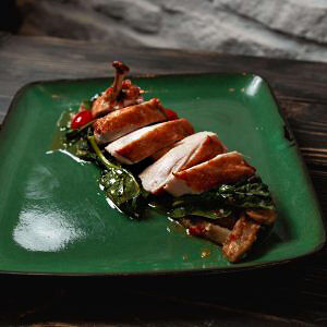 Хрустящая куриная грудка с баклажанами