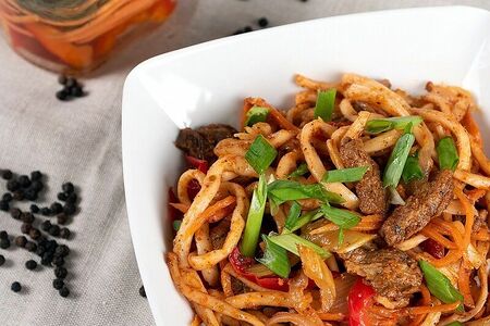 Лагман жареный с говядиной