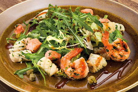 Салат с морепродуктами