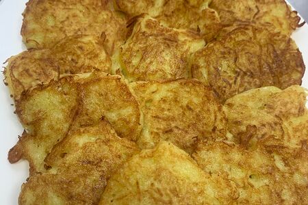 Деруны из картофеля со сметаной