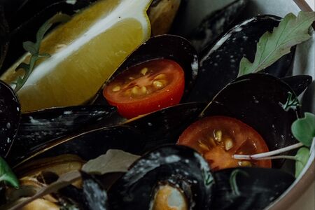 Мидии буше со сливочным соусом