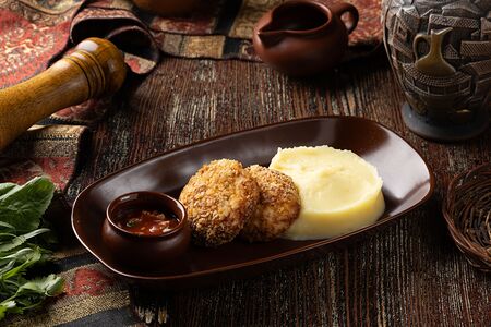 Котлеты из куриного филе с картофельным пюре