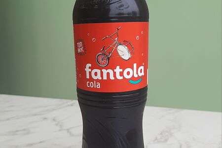 Газированный напиток Fantola cola