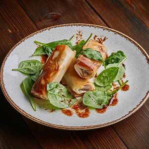 Конвертики с уткой в кисло-сладком соусе