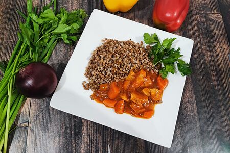 Гуляш со свининой