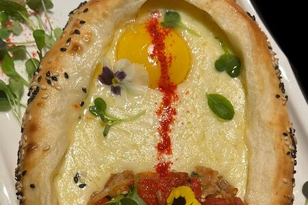 Хачапури по-аджарски