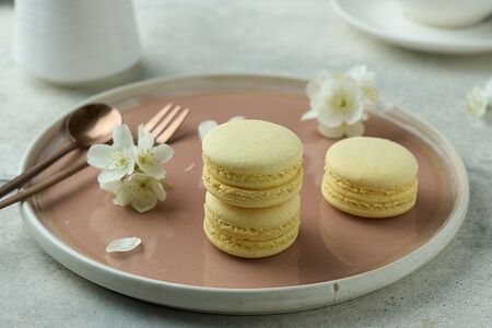 Макарон манго-маракуйя