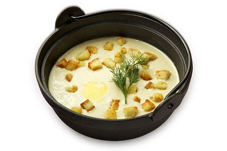 Сливочный суп с гренками