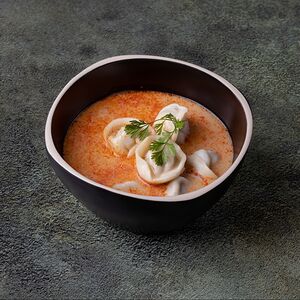 10 куриных пельменей в бульоне том ям