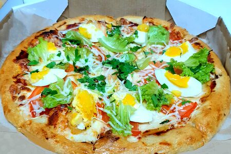 Пицца Цезарь с курицей