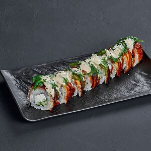 Ролл с угрем и чукой