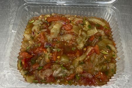 Салат из овощей, запеченных на мангале