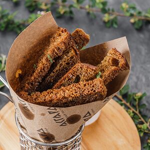 Гренки чесночные с соусом тартар