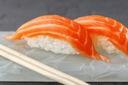 Суши Лосось