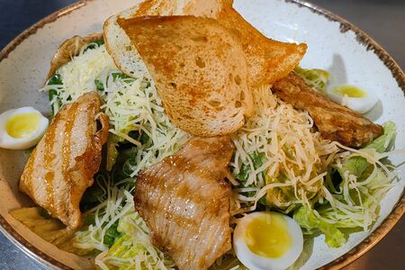 Цезарь с курицей