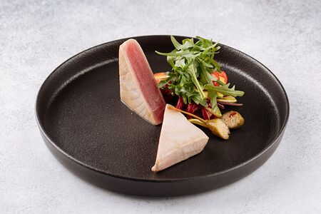 Стейк из тунца