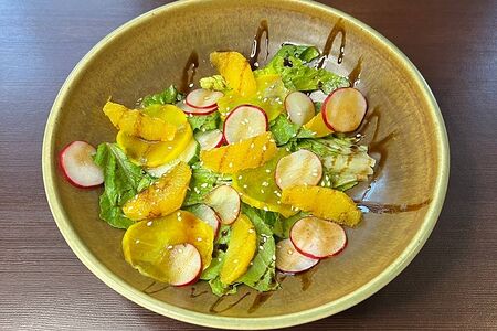 Салат из редиса с апельсином