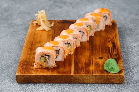 Ролл Спайси лосось