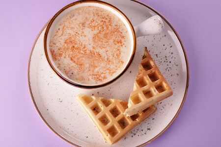 Сырно-сливочный суп с копченостями