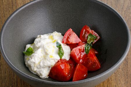 Страчателла с томатами