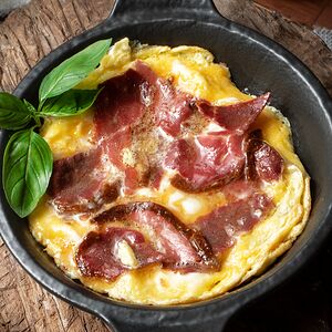 Բաստուրմայով ձվածեղ