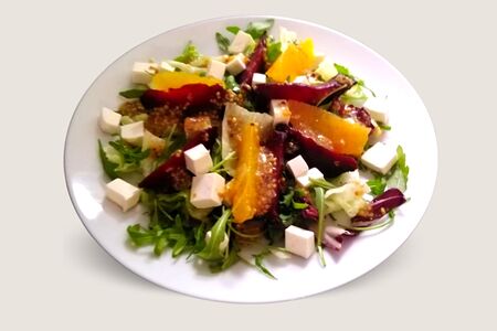 Салат из свеклы с апельсином и сыром фета
