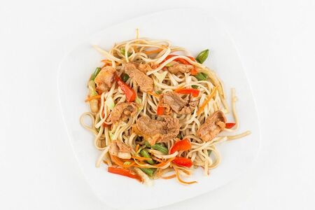 Лапша удон с говядиной в соусе тонкацу