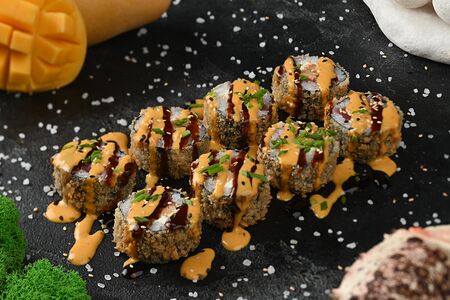 Жареный с тунцом, манго и соусом терияки