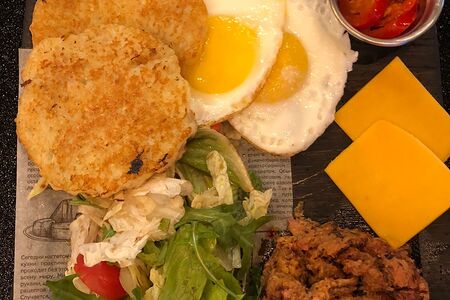 Завтрак с рваной свининой