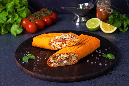 Шаурма в сырном лаваше