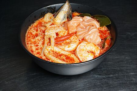 Королевский том ям