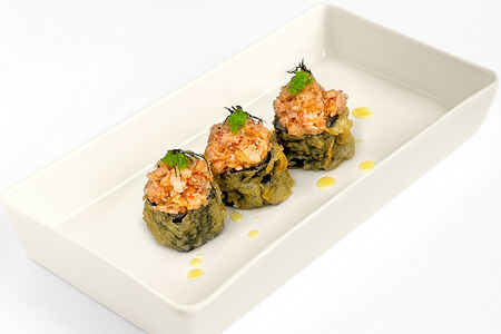 Теплый ролл с креветкой 3 шт