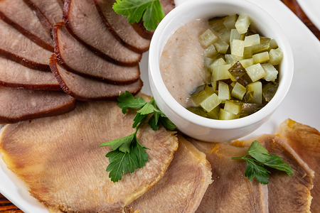 Ассорти из языка с хреном