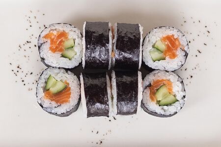 С лососем и огурцом