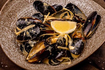 Мидии в устричном соусе