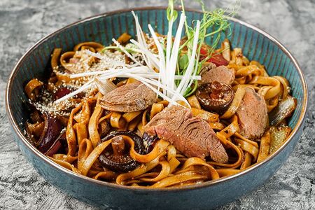 Удон с телятиной