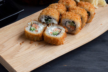 Ролл в Темпуре с лососем