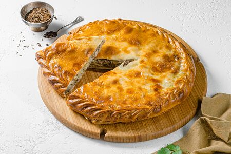 Мини дагестанский пирог с мясом и картошкой