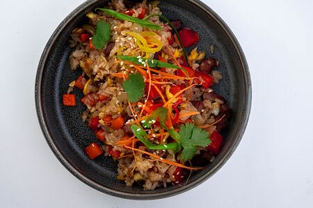 Вок с бараниной и рисом