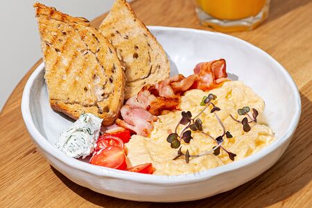 Скрембл из двух яиц