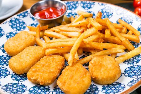 Наггетсы с картофелем фри