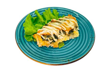 Минтай со шпинатом и помидором