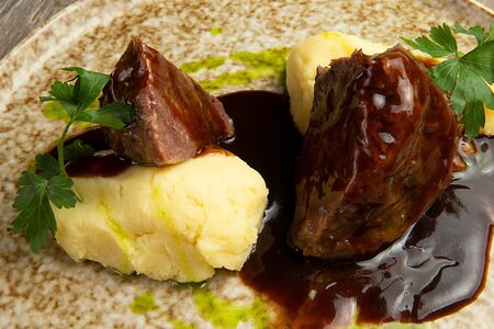 Говяжьи щечки